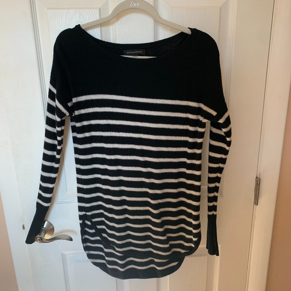 Banana Republic Long Sleeve Striped Sweater - Small